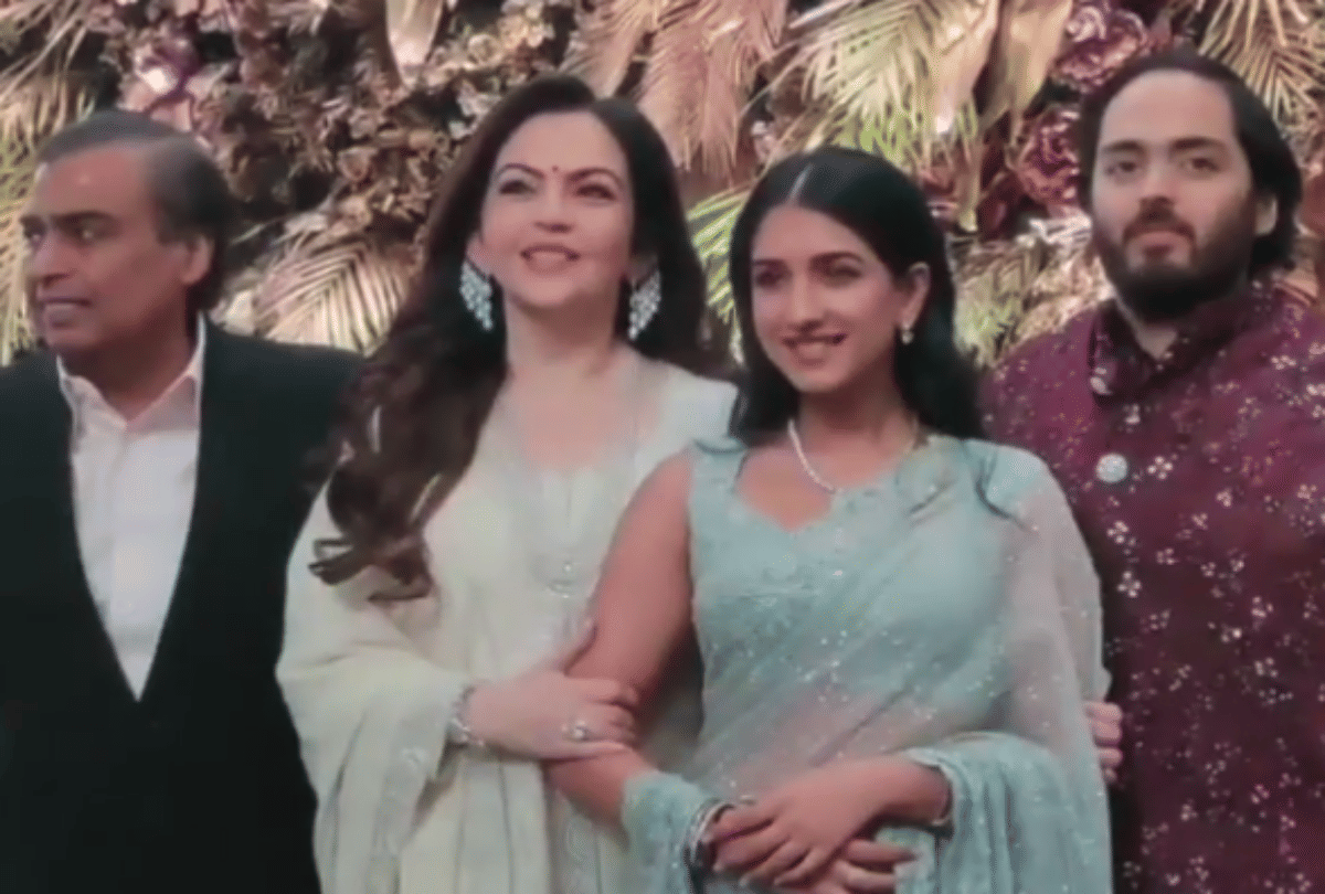 armaan jain reception party mukesh ambani with family and radhika merchant