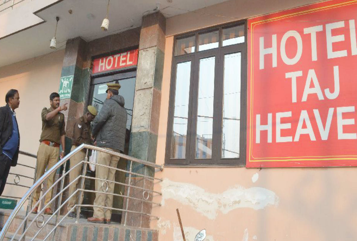 Prostitution From Foreign Girls Racket Police Search Brokers' Mobile