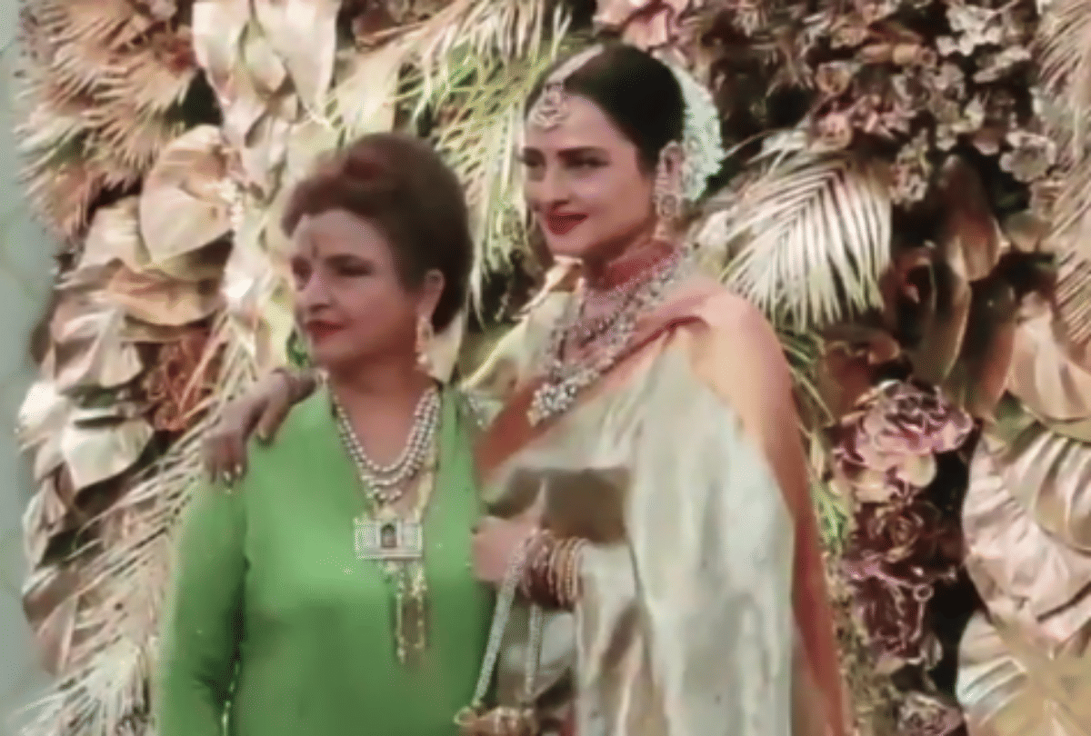 rekha with sister radha attend armaan jain and anissa malhotra wedding reception