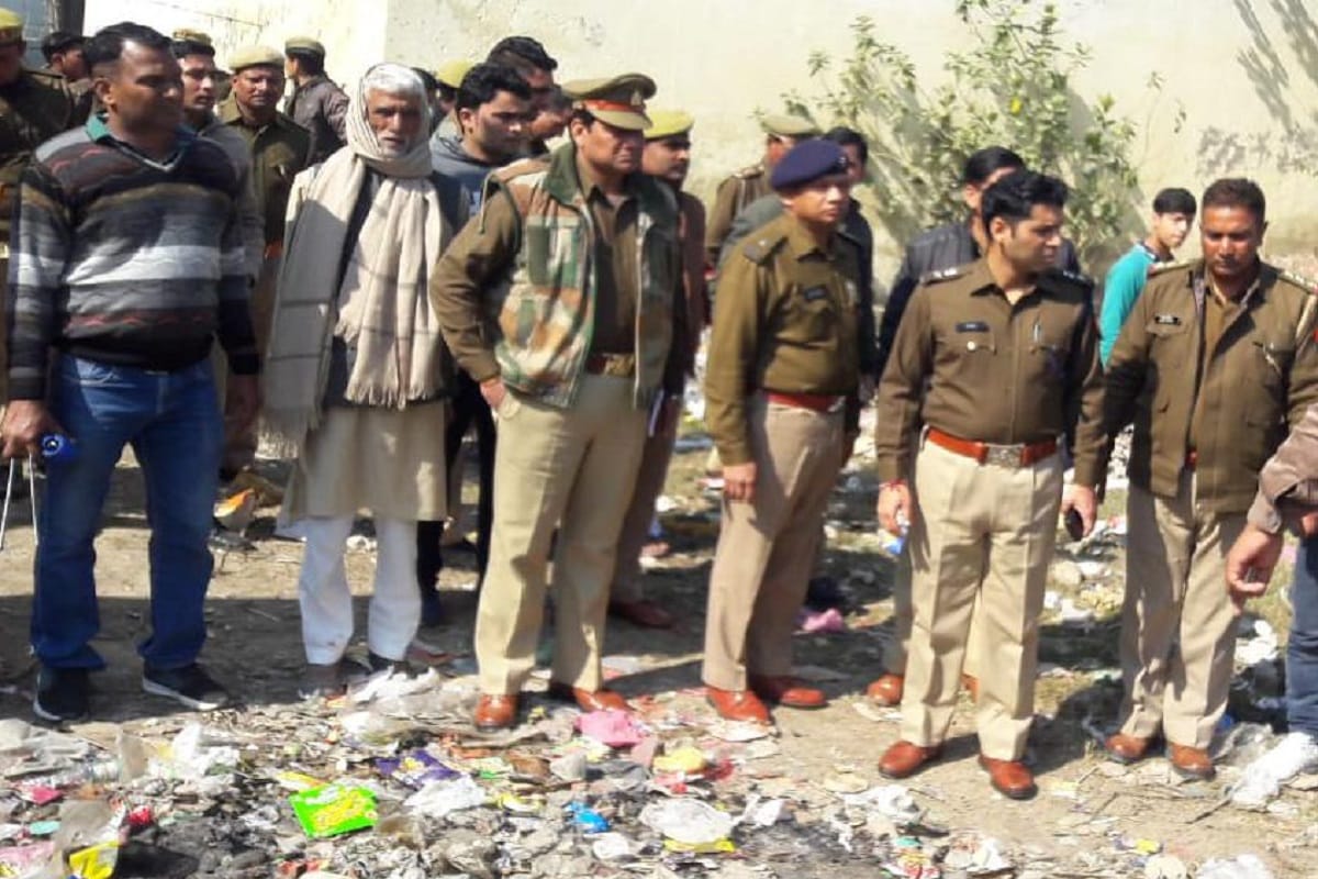 Police officers has investigation start in a couple murder case at Saharanpur