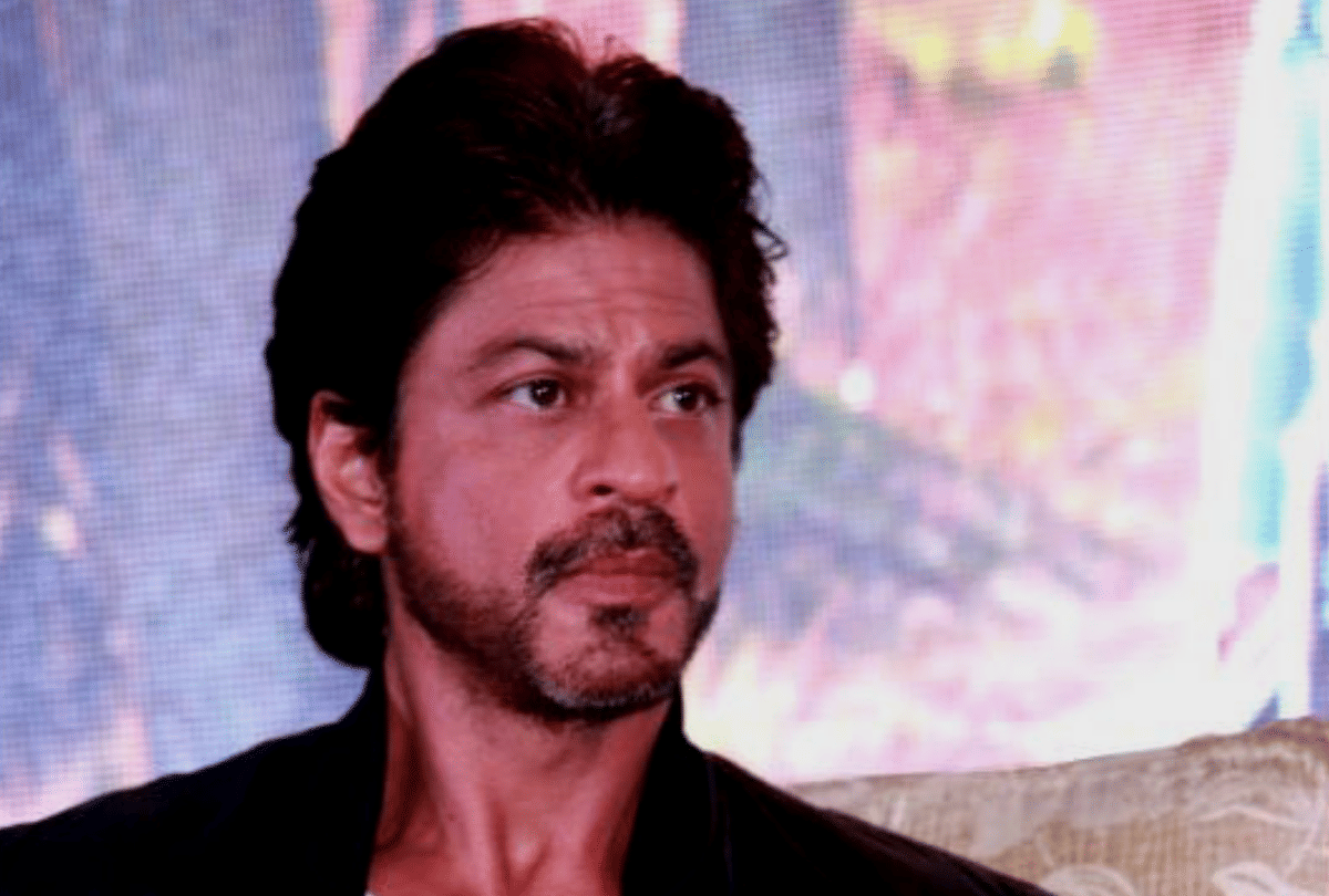 When Suhana Scolded Sharukh Khan for not quitting Smoking Habit