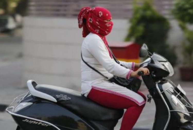 Chandigarh Traffic Police Using Speed Gun to Cut Challan of Without Helmet and Over Speed Driving