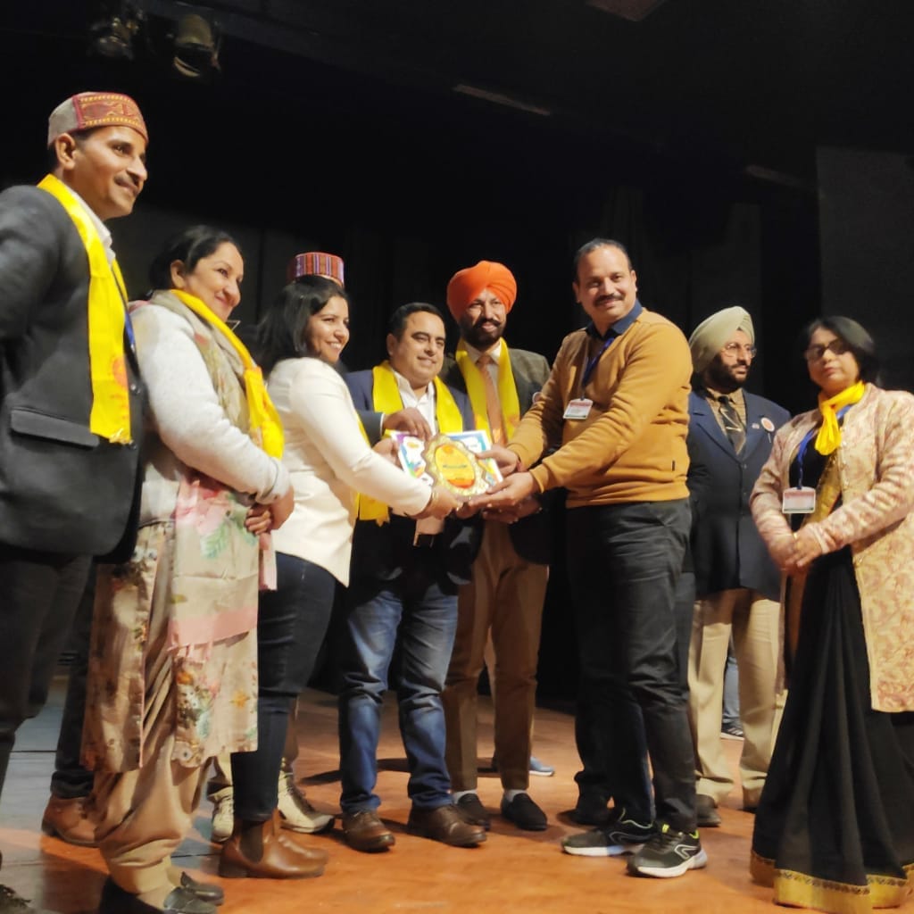 'Smart Guru' and 'Navodaya Kranti National' Award for two teachers of Baghpat