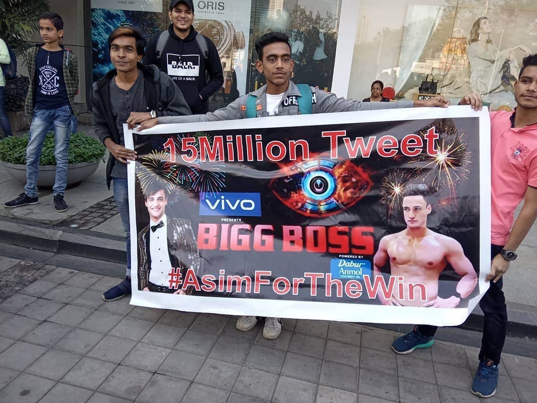 Bigg Boss 13 Mall Task Fake News fans Gathered at mall aligations on siddharth shukla team
