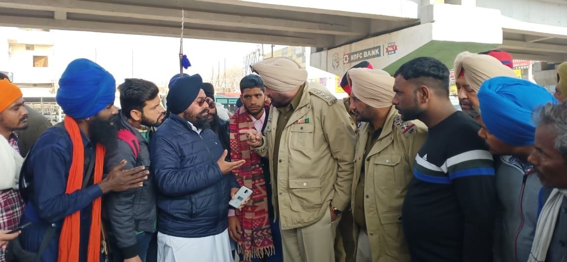 protest with dead body at moga