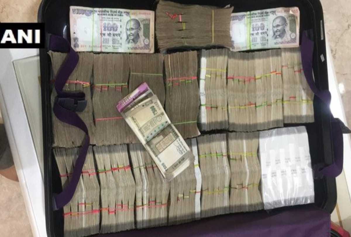 south actor vijay questioned by income tax officer on the film set master