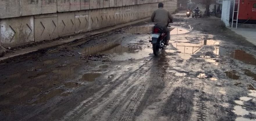 The pits of roads will test the kanvadi