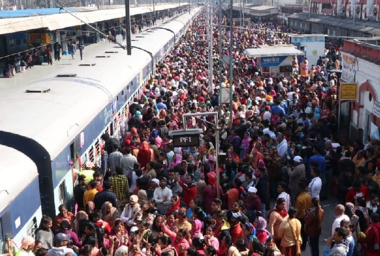Begampura Special train depart to Varanasi from jalandhar railway station
