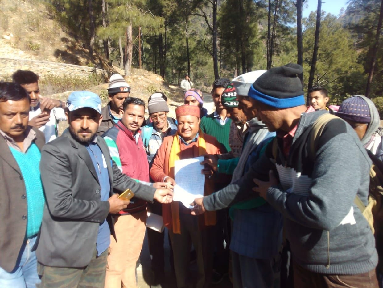 Villagers demand MLA to build road