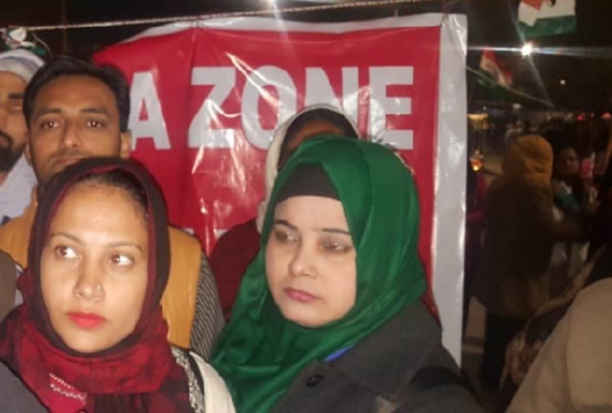 former IAS kannan gopinathan reached ghantaghar to support women protesting against CAA