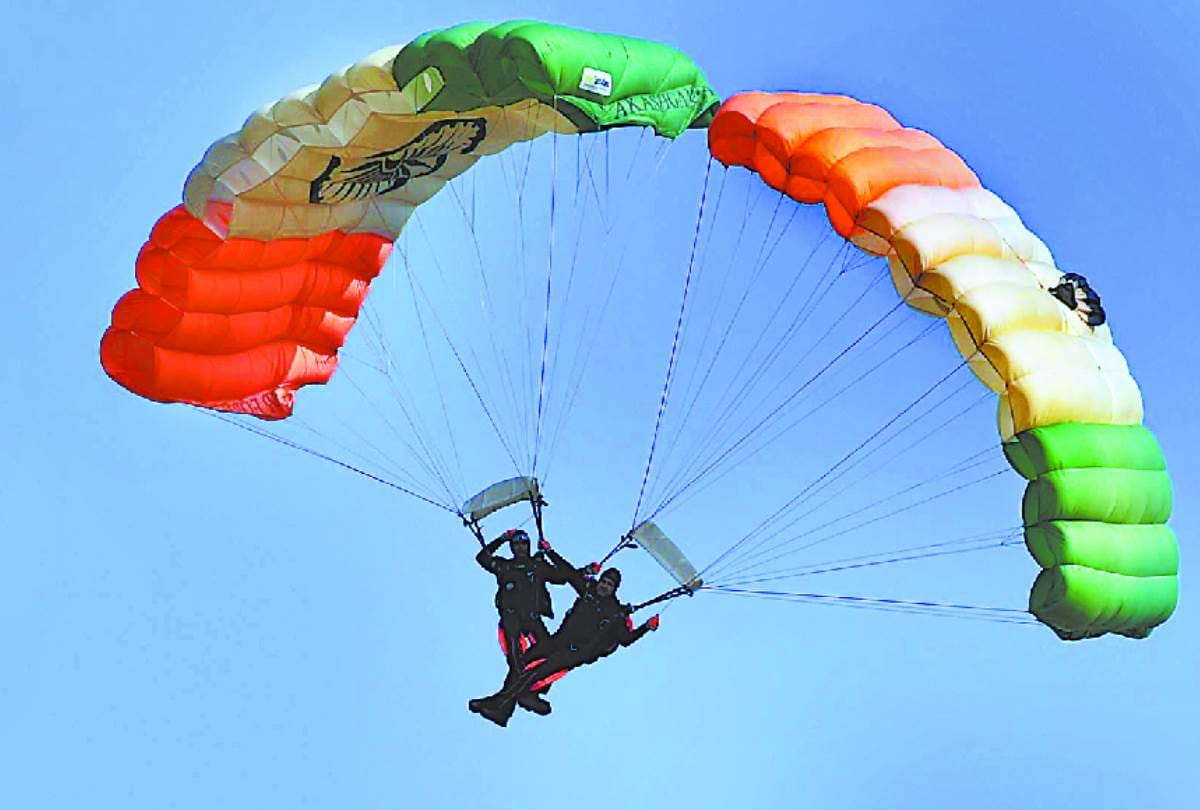 defence expo: rescue of marine commando marcos from dhruv helicopter