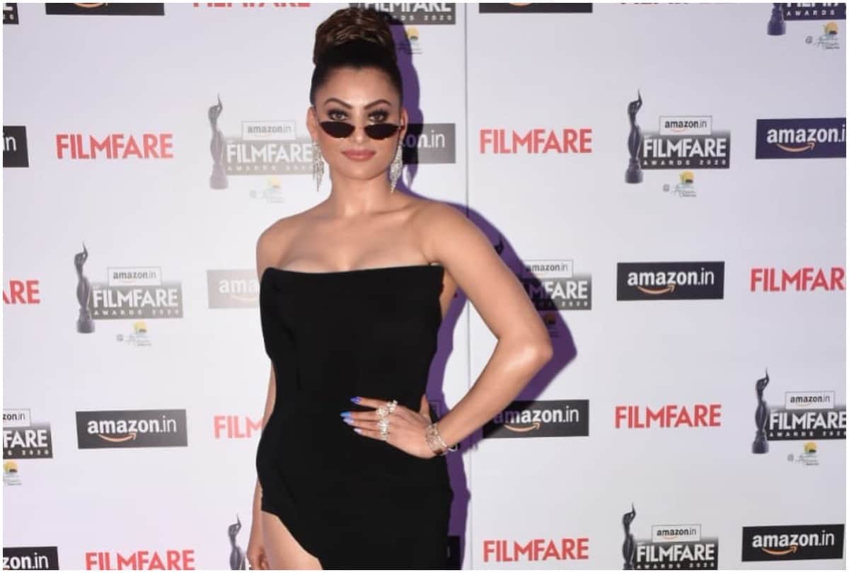 filmfare award 2020 nushrat bharucha and urvashi rautela trolled for thigh high slit gown