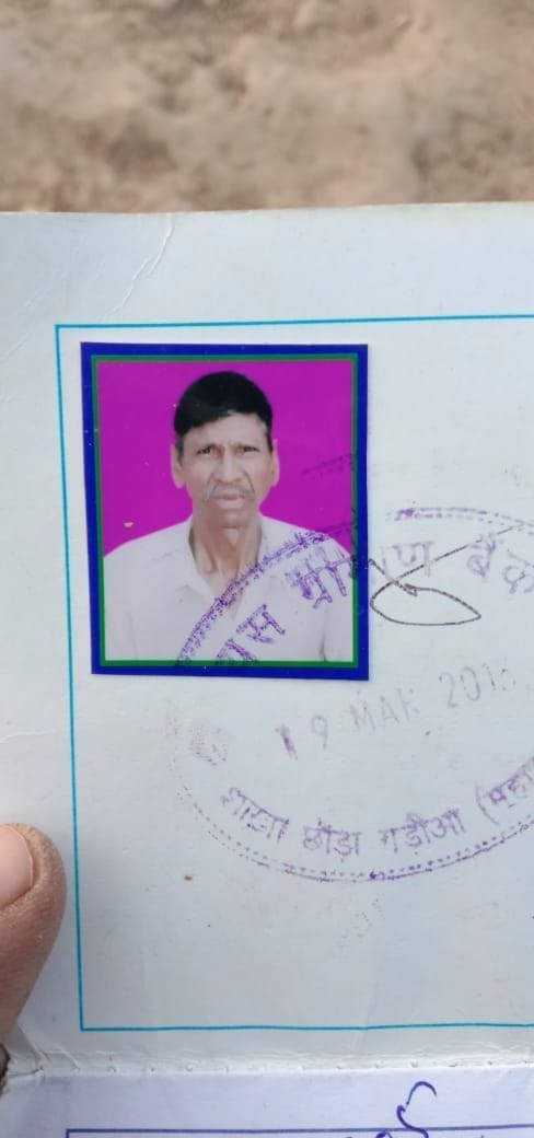 Hathras: Youth injured by e-rickshaw overturns, dying during treatment