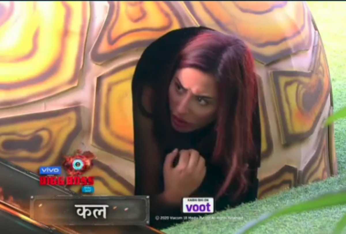 bigg boss 13 paras chhabra and mahira sharma out from imunity task video viral