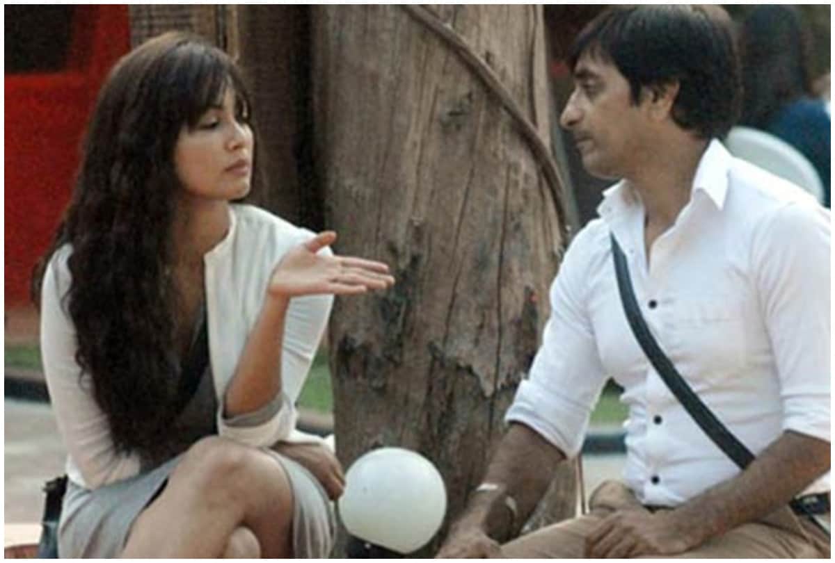 Tanishaa Mukerji Armaan Kohli to Sidharth Shukla Shehnaz 14 contests kissed on screen in Bigg Boss