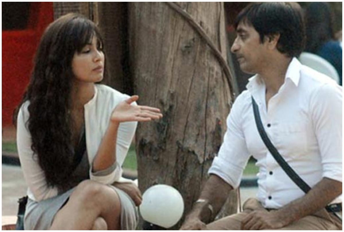 Tanishaa Mukerji Armaan Kohli to Sidharth Shukla Shehnaz 14 contests kissed on screen in Bigg Boss