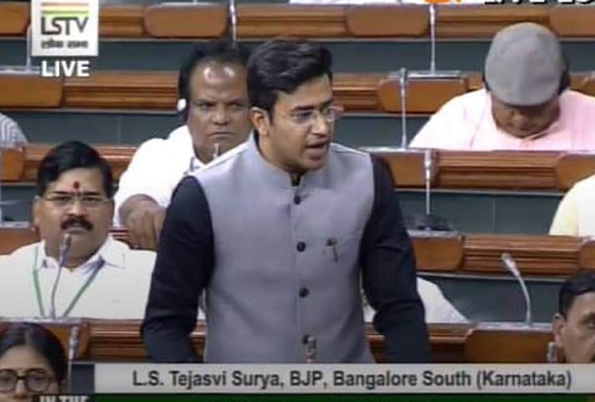 Javed Akhtar and BJP mp Tejasvi Surya comment war on social media for CAA NRC