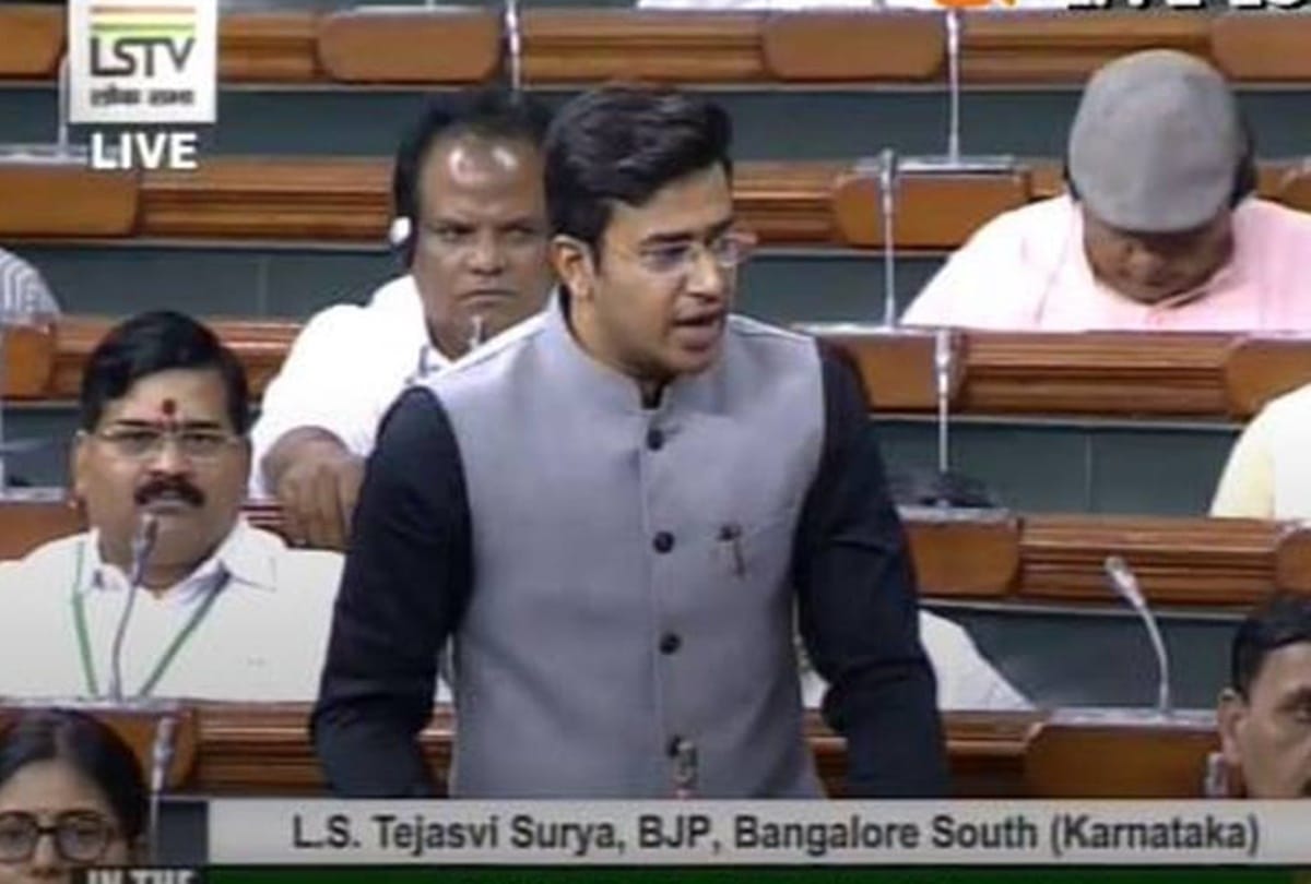 Javed Akhtar and BJP mp Tejasvi Surya comment war on social media for CAA NRC