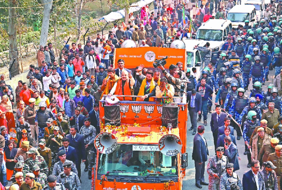 BJP came in fight with winds of Hindutva in delhi election
