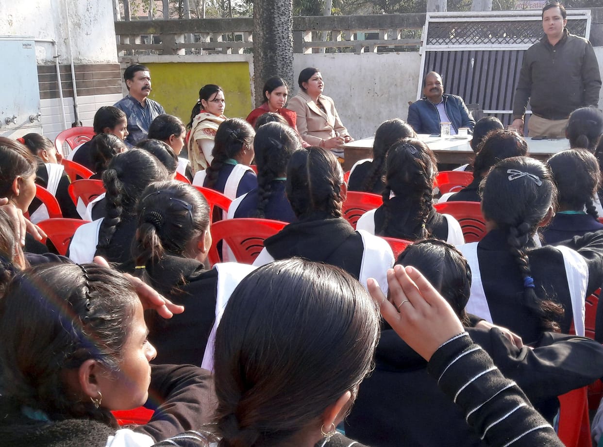 Female students know police functioning