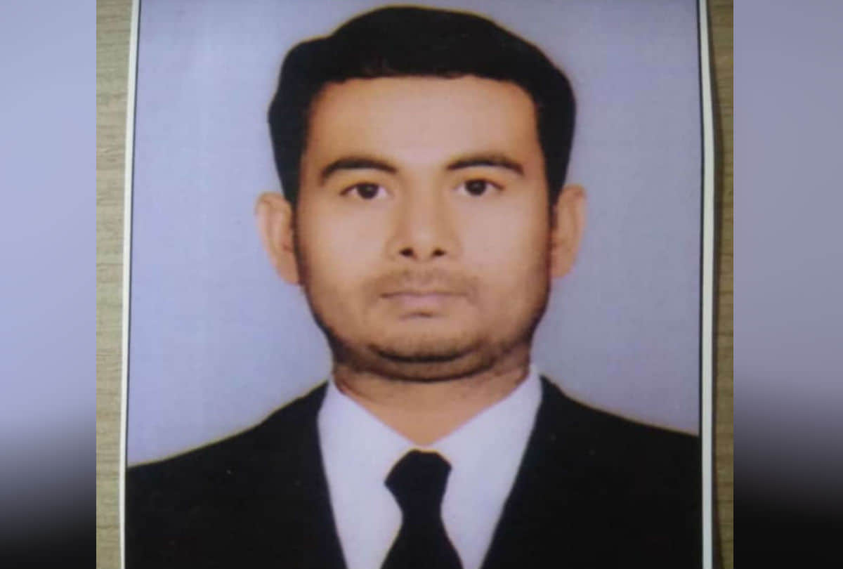 Young Lawyer Missing Advocates Protest Against Police in Firozabad