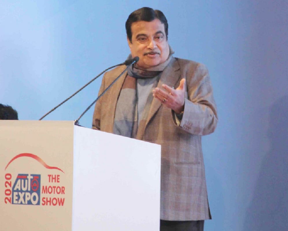 Auto Expo 2020 nitin gadkari says using alternative fuel vehicles electric vehicles in india