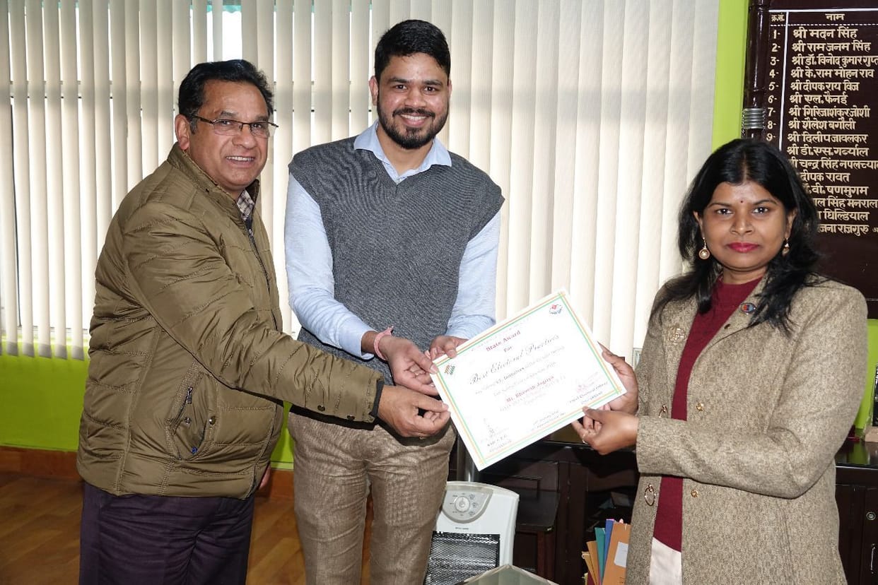 Five officers honored for Lok Sabha elections