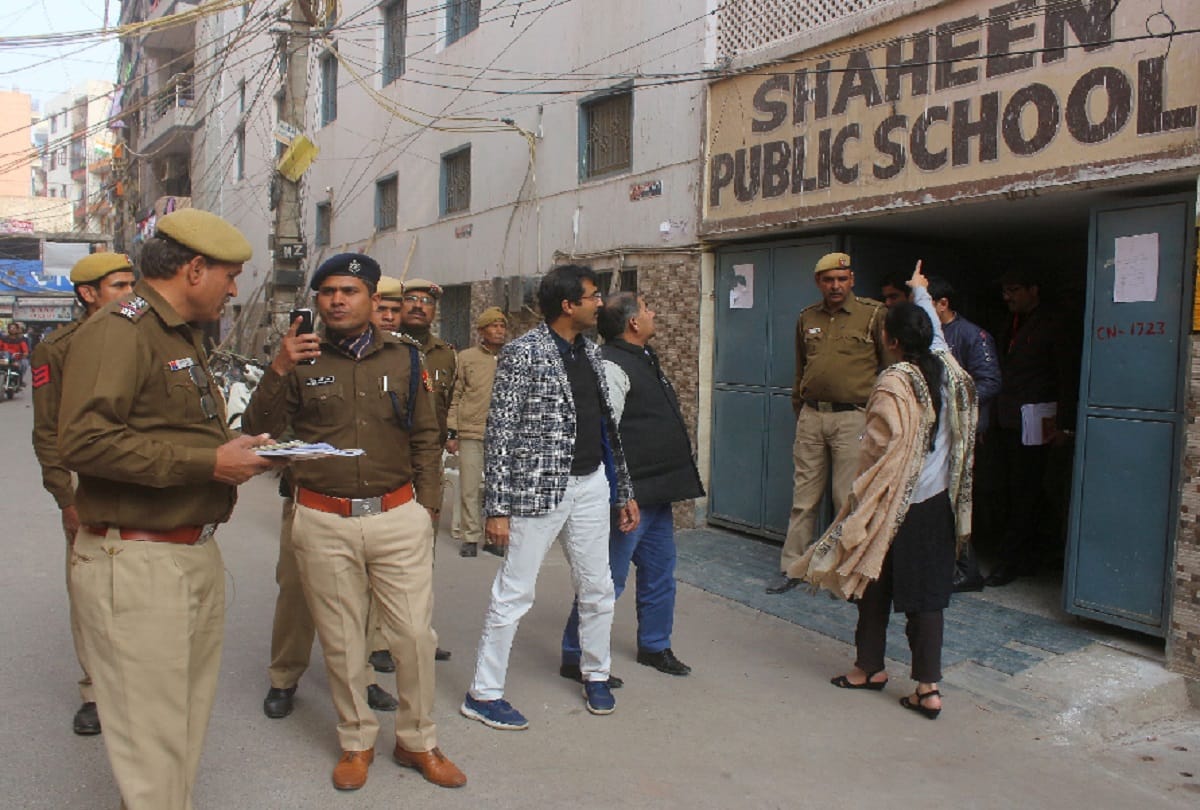 Special vigil is being conducted in the areas of protest suspects from Shaheen Bagh to Khureji