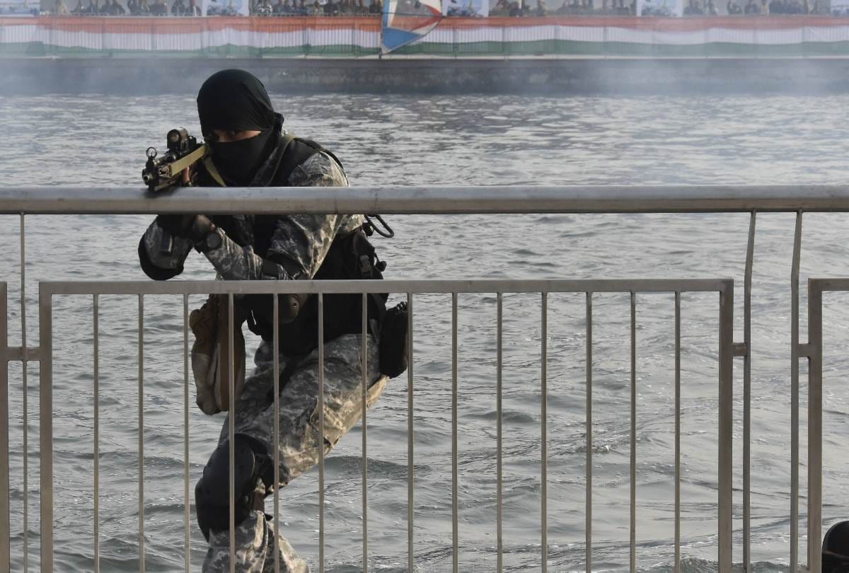 show of rescue operation of marcos cammandos in defence expo
