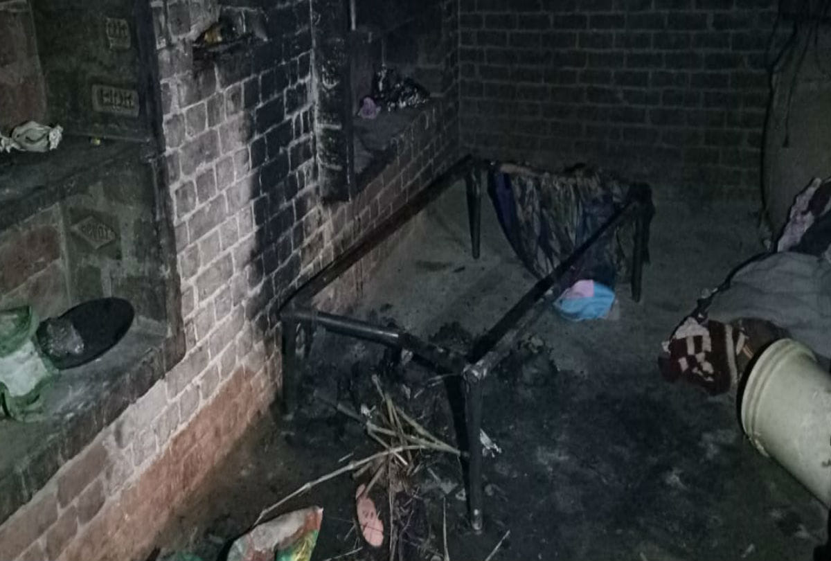 Candle Falls On Clothes Fire Caught In House Two Children Scorched