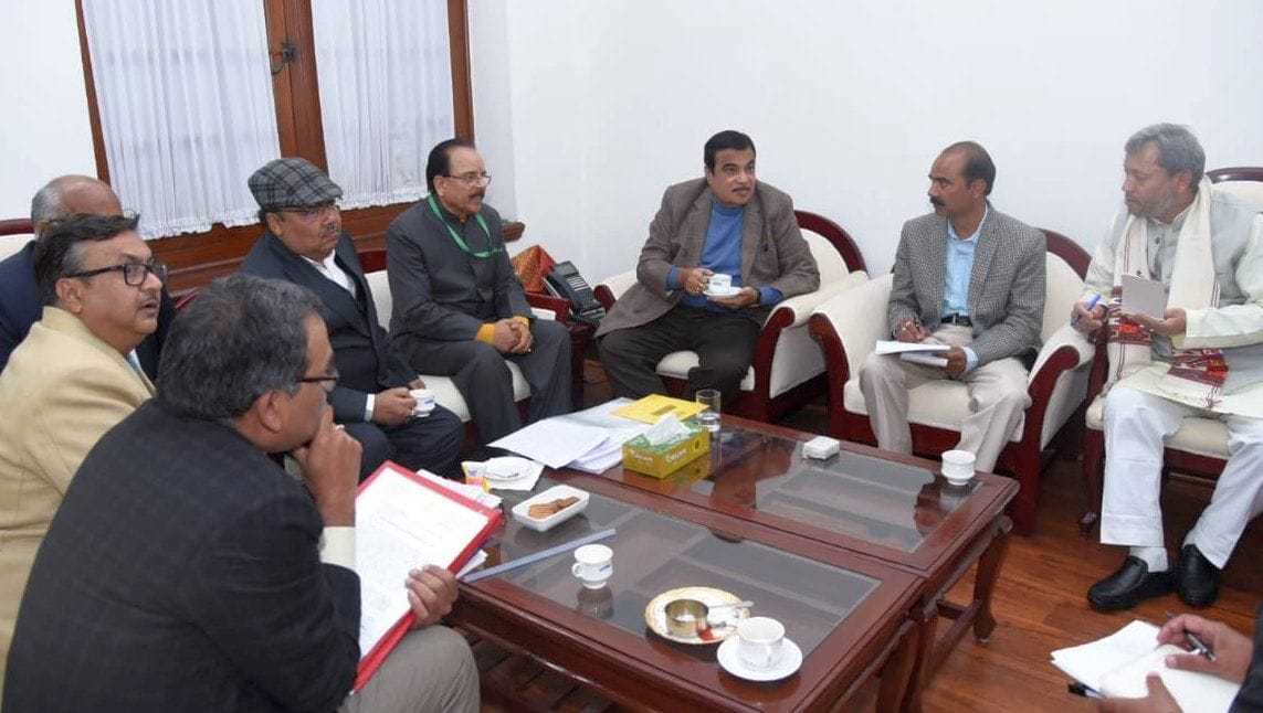 I and MP want to reach Lipupas by vehicle, when to come: Gadkari
