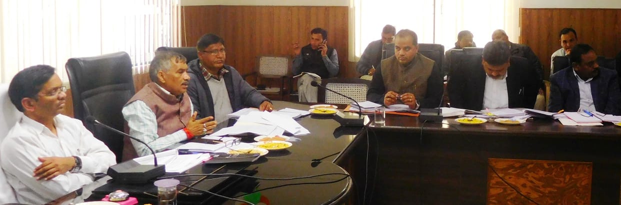 Hathras: DM's mercury rises due to lack of recovery against target, resentment expressed