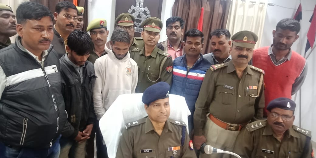 Two miscreants caught with stolen goods