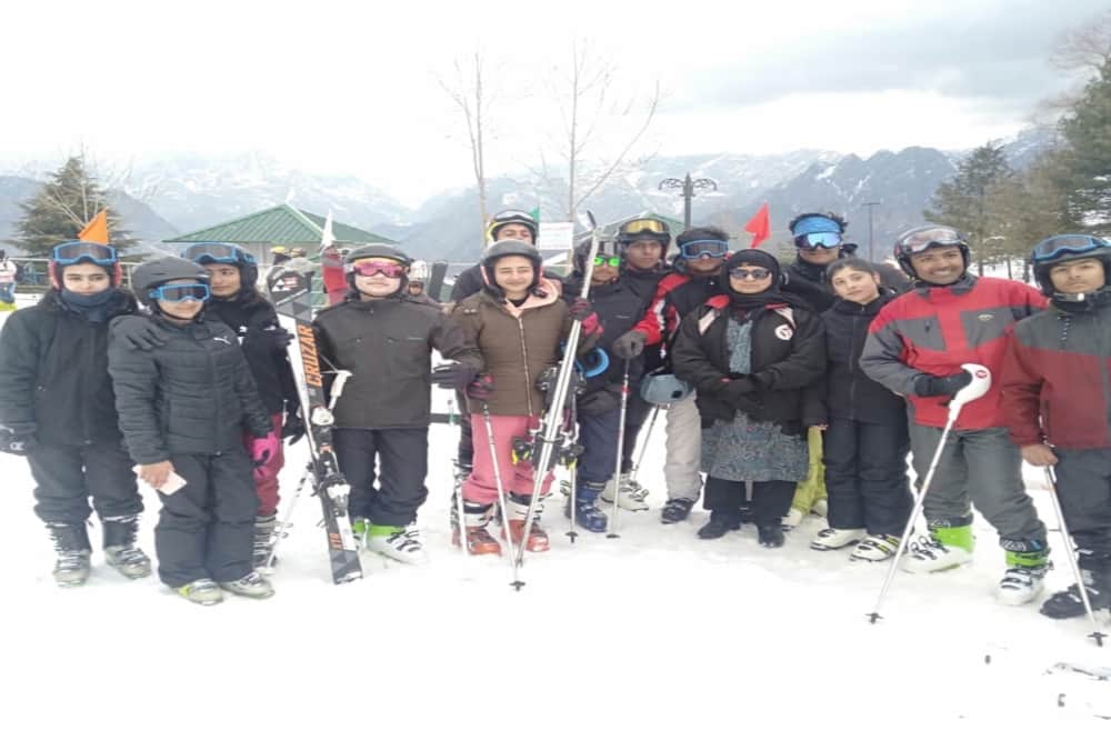 Snow covered Auli beautiful visuals before national skiing championships 2020