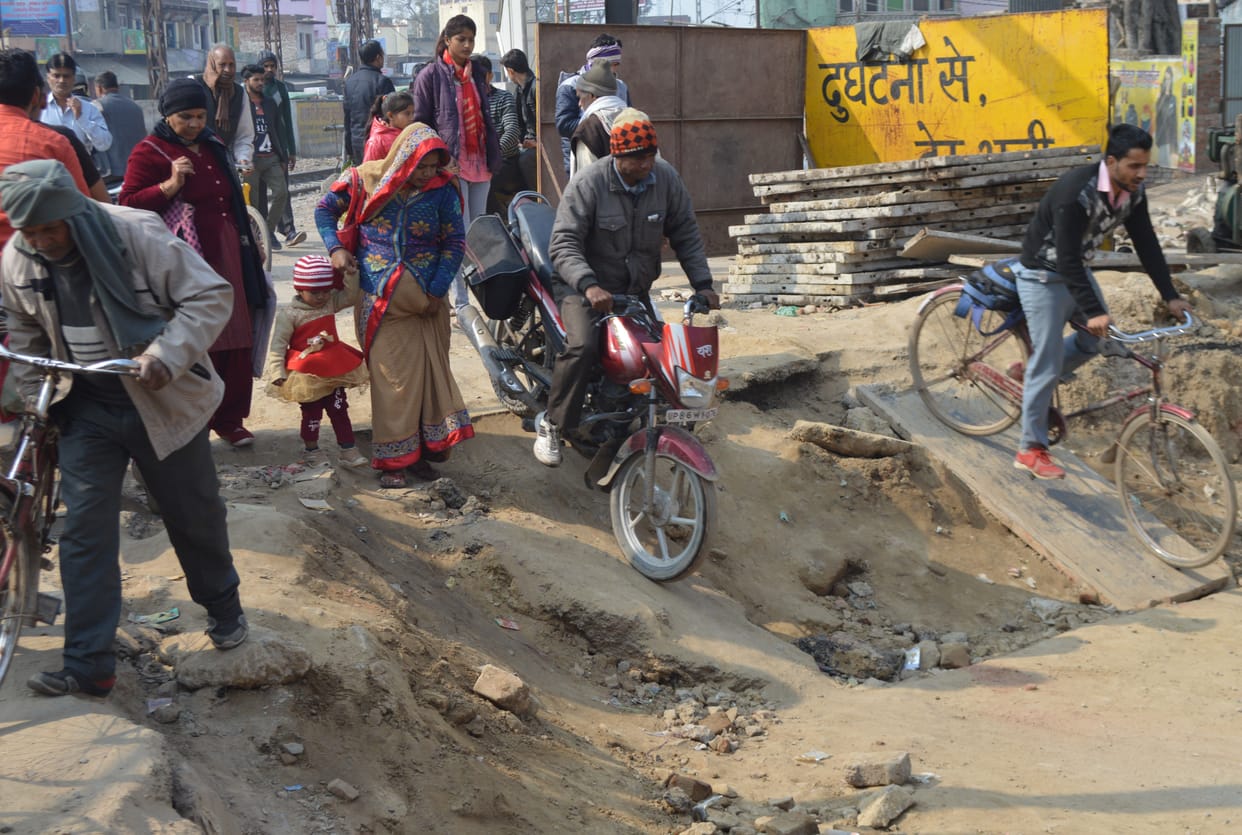 Hathras: Overbridge construction at pond intersection caused trouble to people