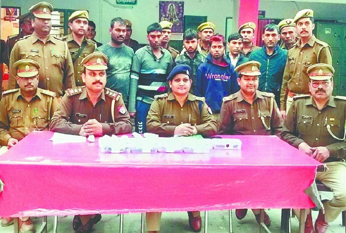 Police arrested six robbers in encounter in mathura
