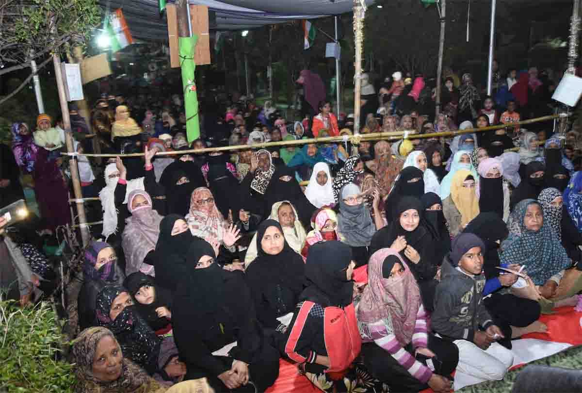 CAA protest: Screws on protest, notice to 80, 200 barred