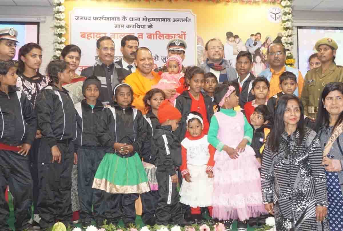 CM Yogi fed Subhash's daughter Gauri with a lap
