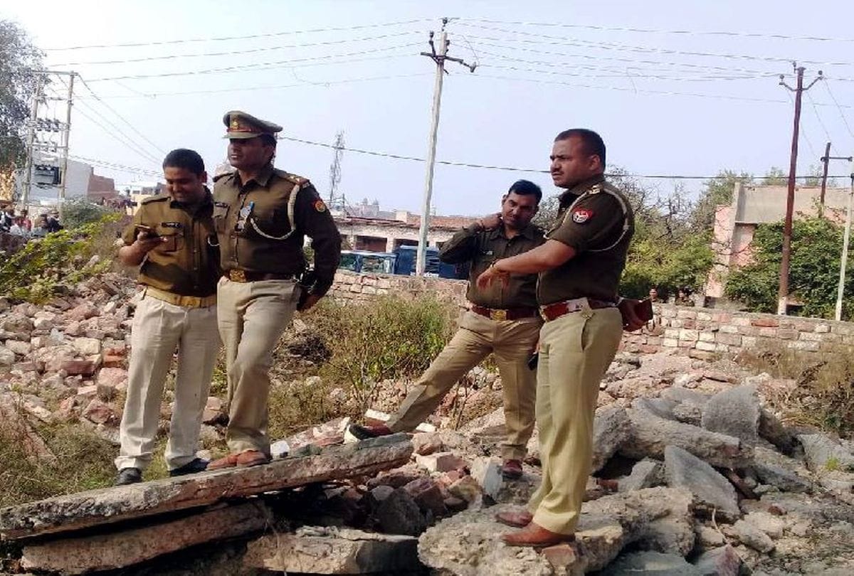 Police Get Revolver Jewelry purse in Remand Of Murder Accused