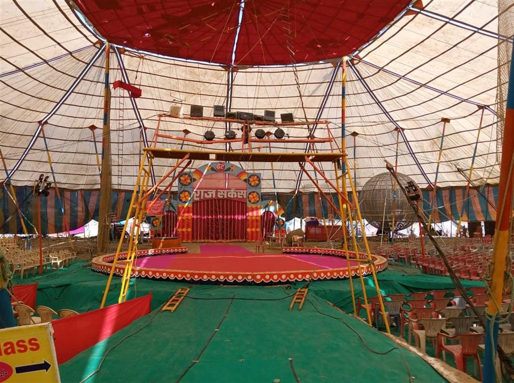 An announcement has made the circus deserted