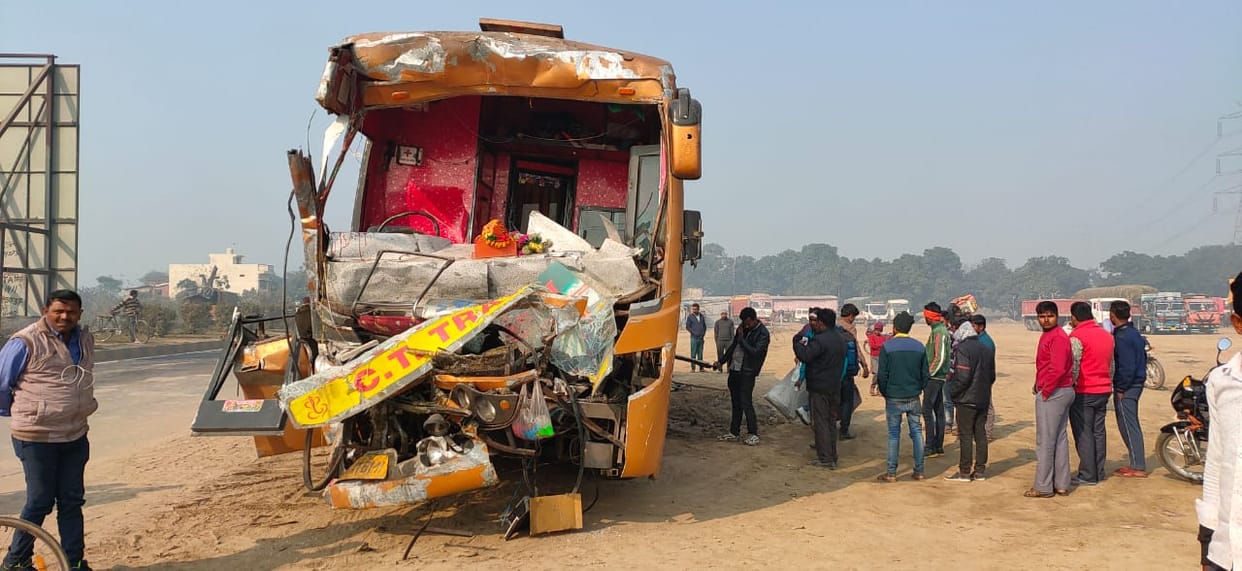 road accident in kushinagar people injured