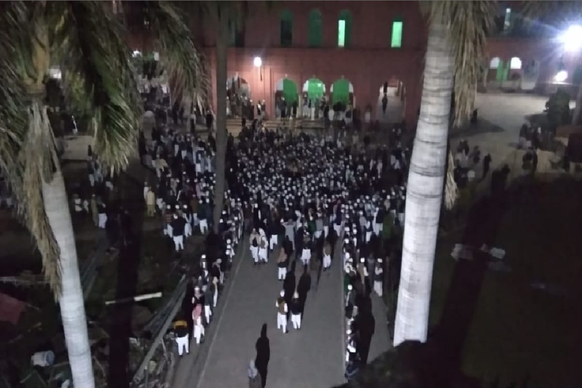 The students has protest against Darul Uloom Deoband Mohtamim in Saharanpur