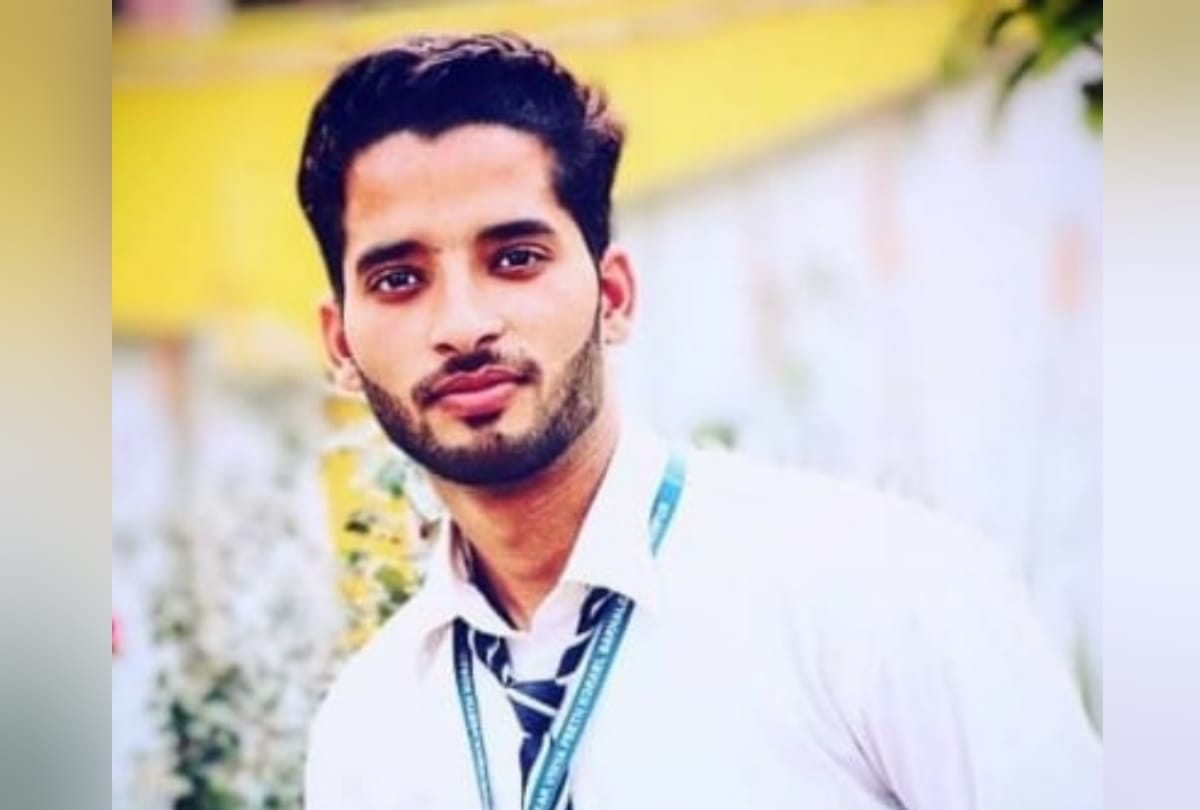 Suspicious Student abhishek dead body found hanging from tree in Gorakhpur
