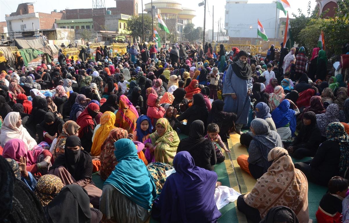 Shahzamal: Low crowd in day, night at night