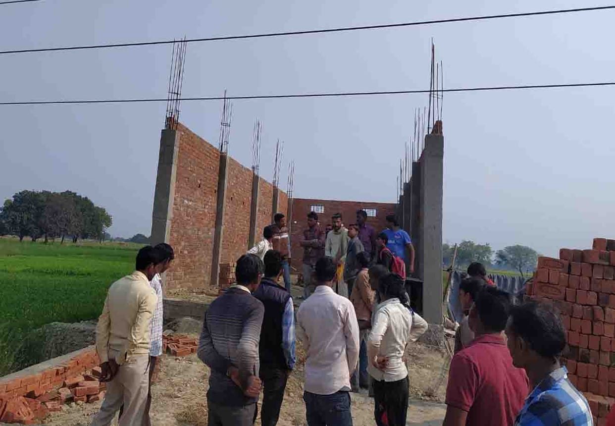 Youth dies after touching HT line wire in fatehpur