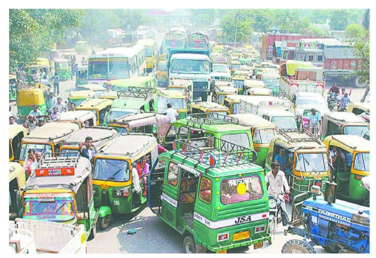 Traders came in protest against tax collection and sealing