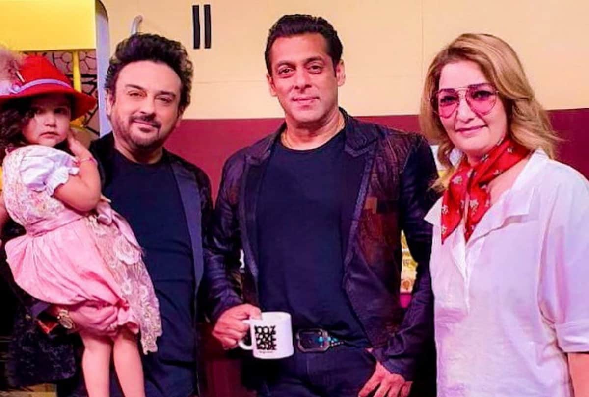 bigg boss 13 photos adnan sami with family and salman khan on stage