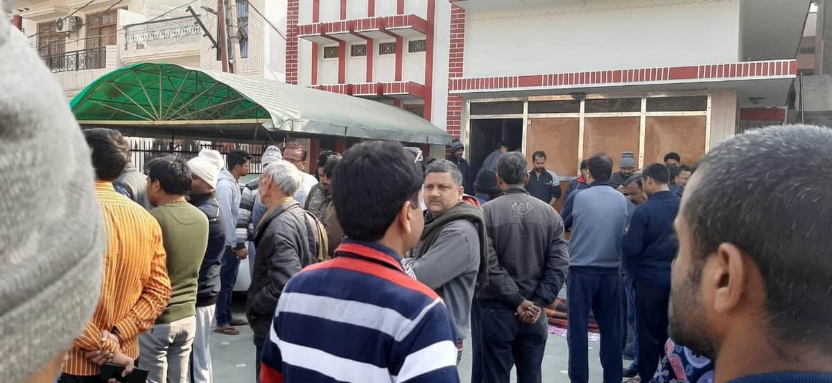 Advocate shot himself suicide in sidhari azamgarh