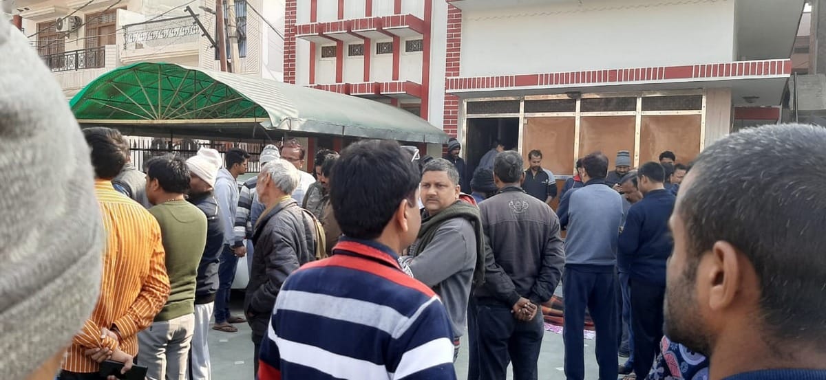 Advocate shot himself suicide in sidhari azamgarh