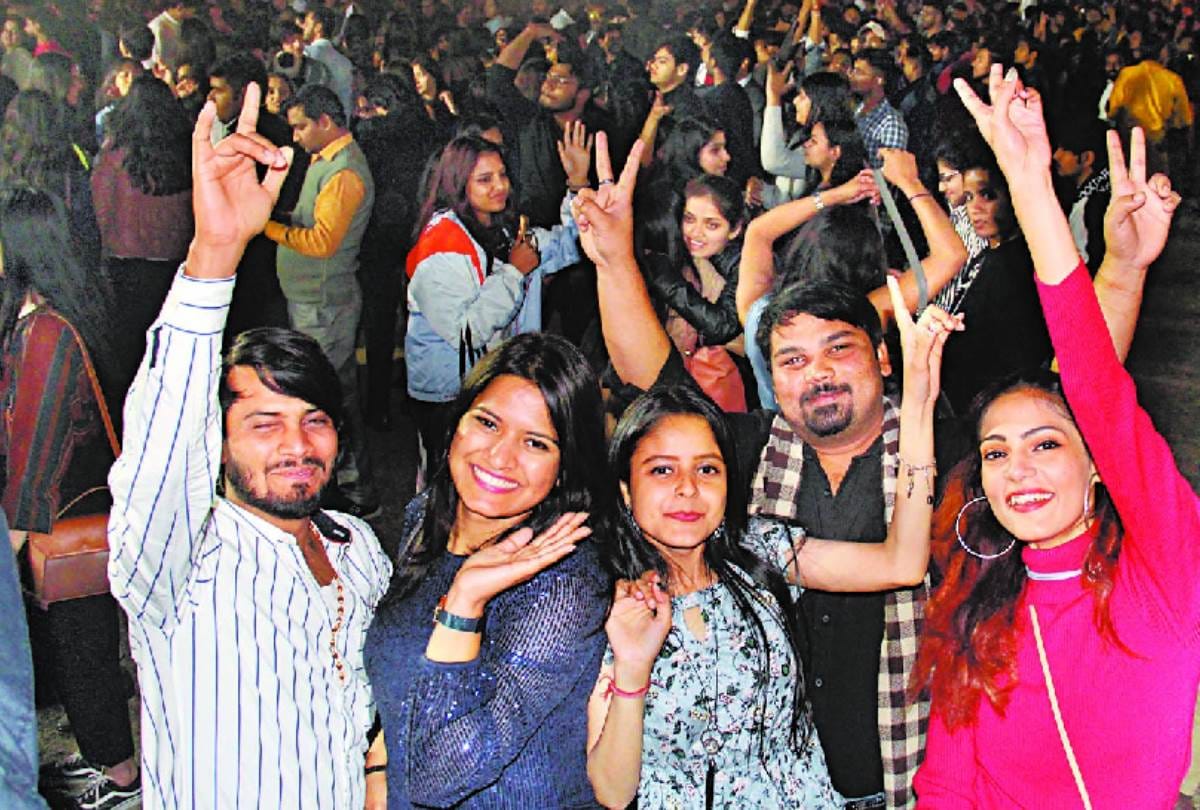 DJ night in amity university in lucknow